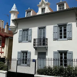 Les Tourelles Pensión Biarriz